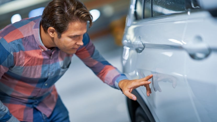 Éliminer les rayures sur votre voiture : L’astuce magique