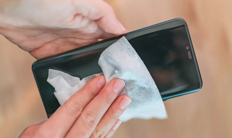  » On fait tous l’erreur » : voici la fréquence idéale pour nettoyer son téléphone portable