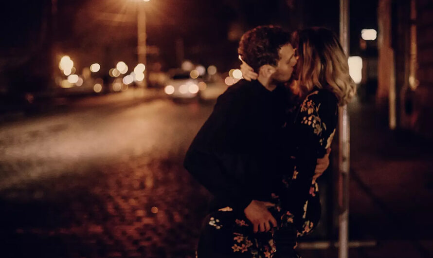 Mon Dernier Rapport Sexuel: « A la Saint-Sylvestre, dehors, en pleine nuit » (Margaux, 25 ans)